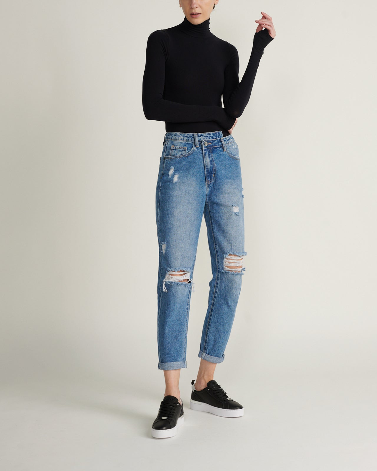 Jeans Mom Fit Detalles De Botones